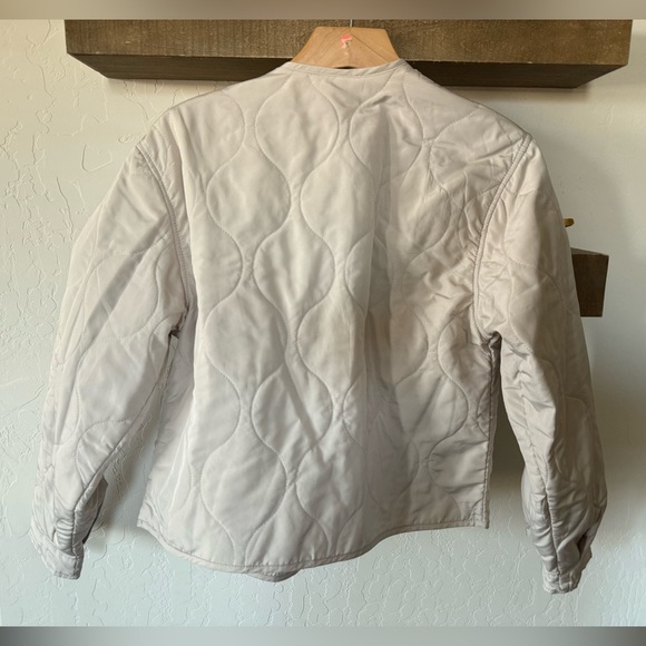 H&M divided|Neutral quilted puffer jacket,lightweight style in button down•••XS - Picture 5 of 13